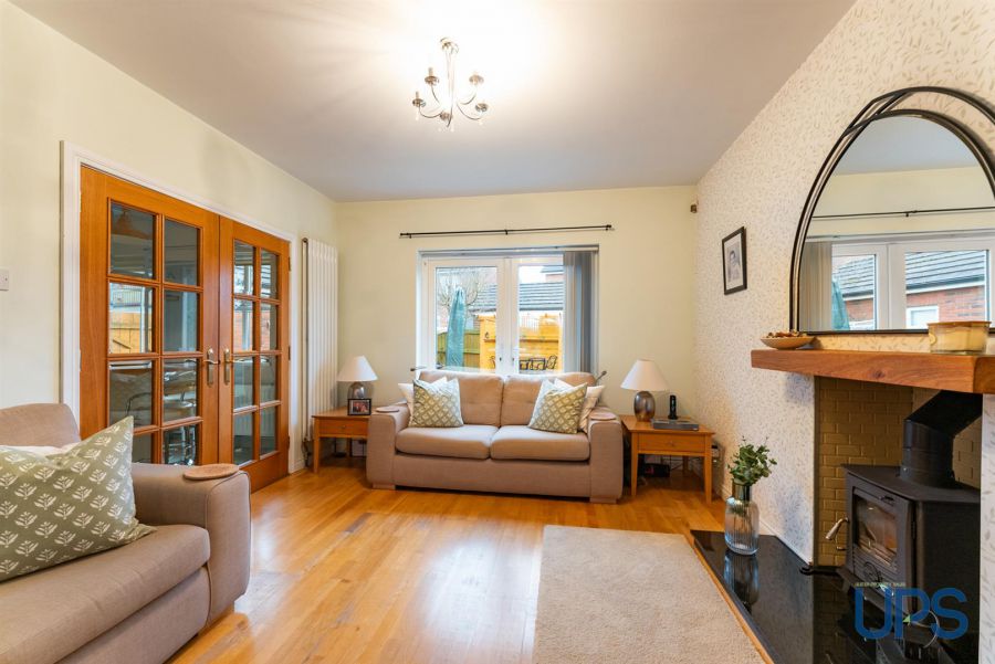 95 St James Meadow