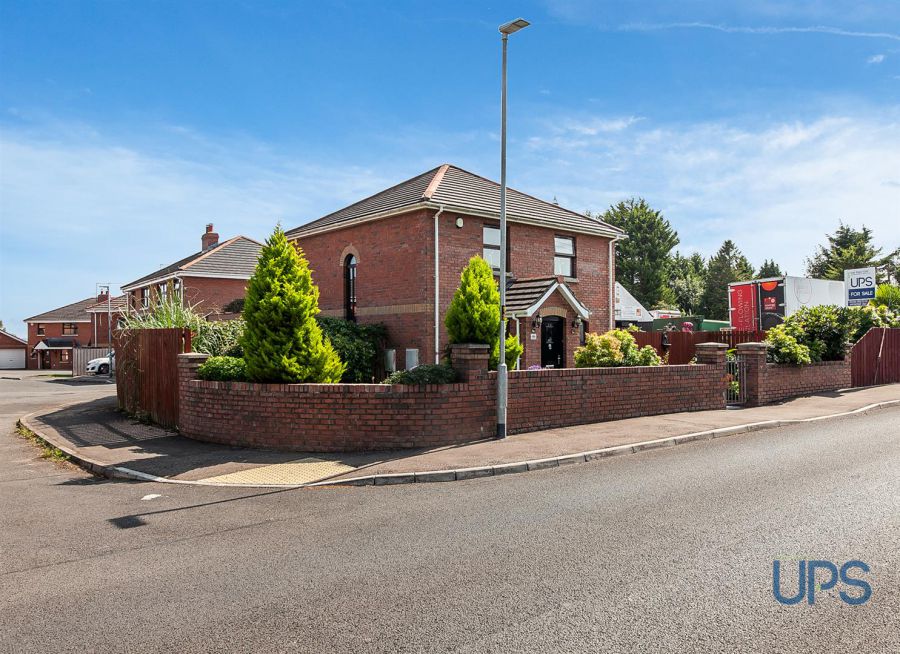 44 Barnfield Road