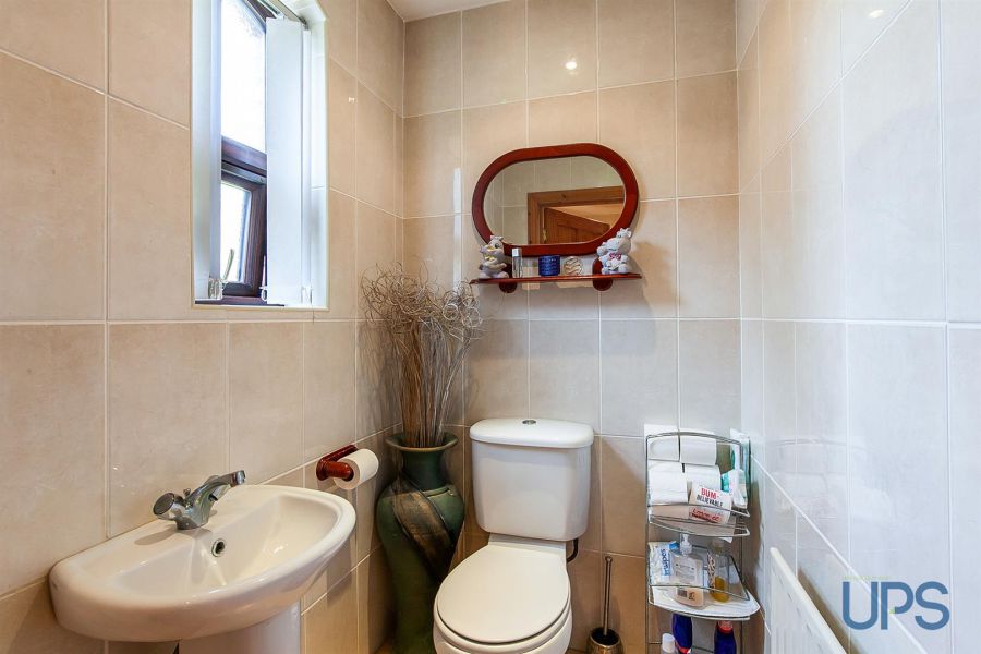 44 Barnfield Road
