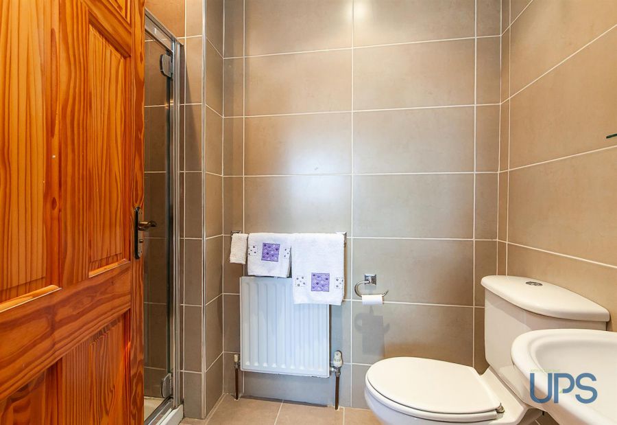 44 Barnfield Road
