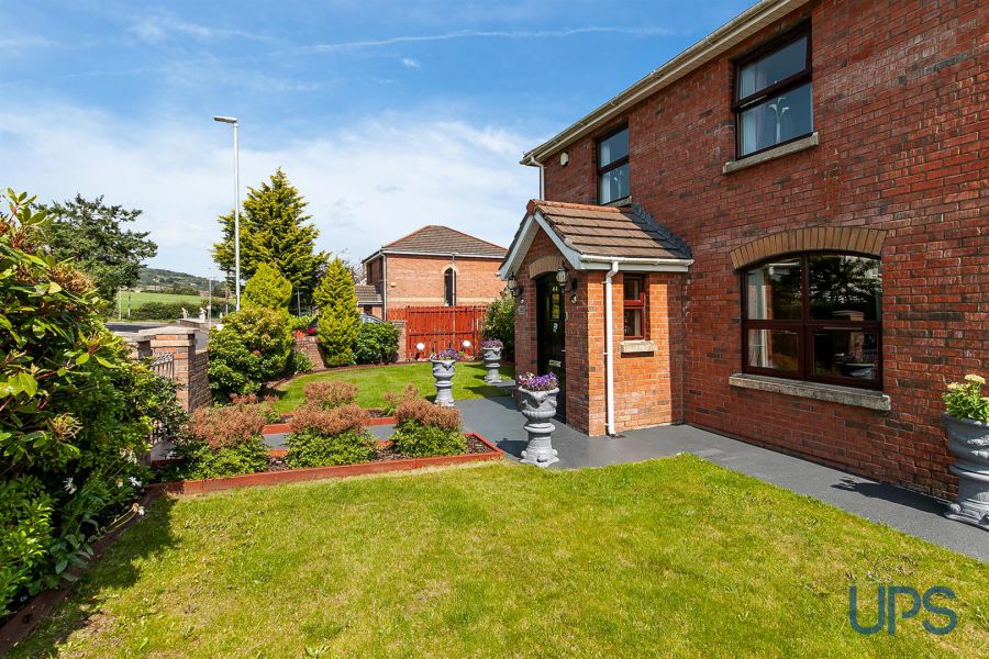 44 Barnfield Road