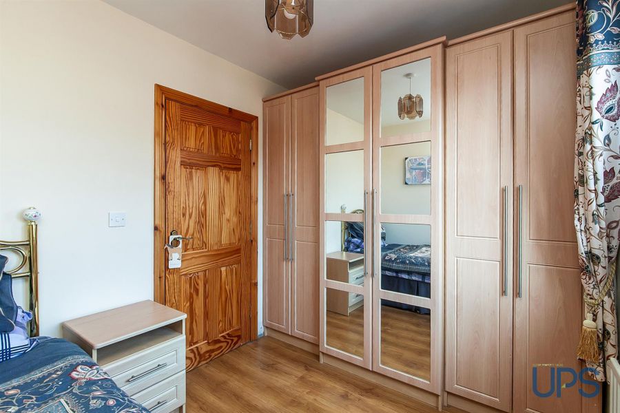 44 Barnfield Road