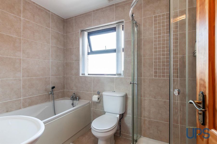44 Barnfield Road