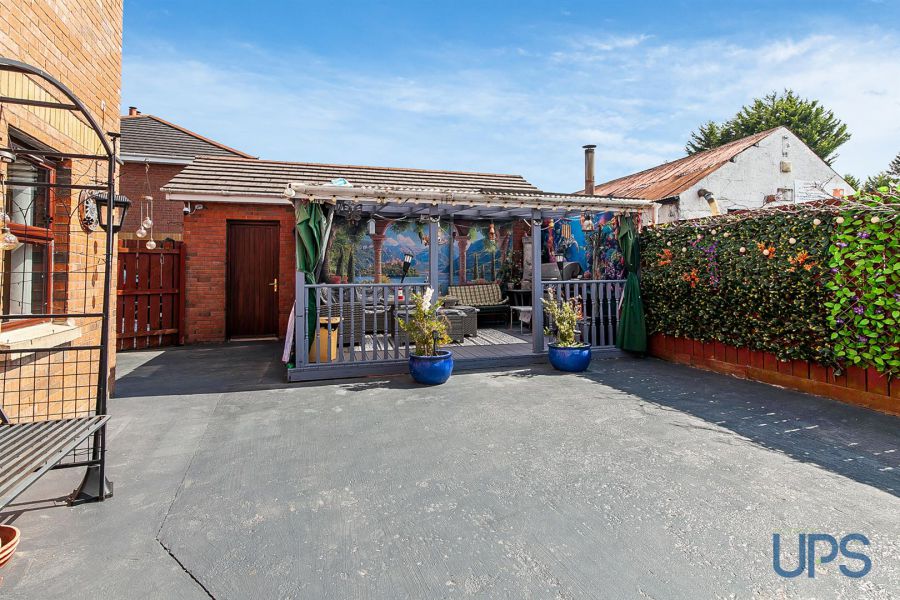 44 Barnfield Road