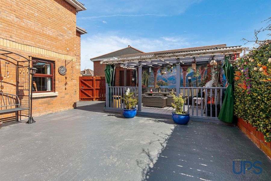 44 Barnfield Road