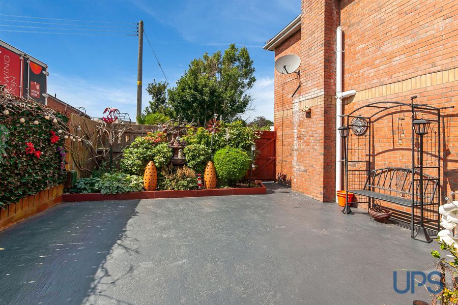 44 Barnfield Road