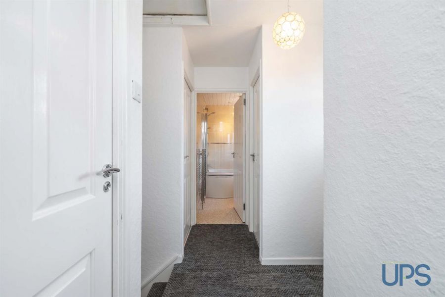 20 Andersonstown Grove