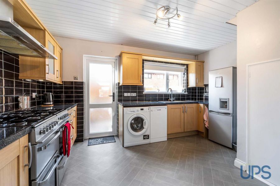 20 Andersonstown Grove