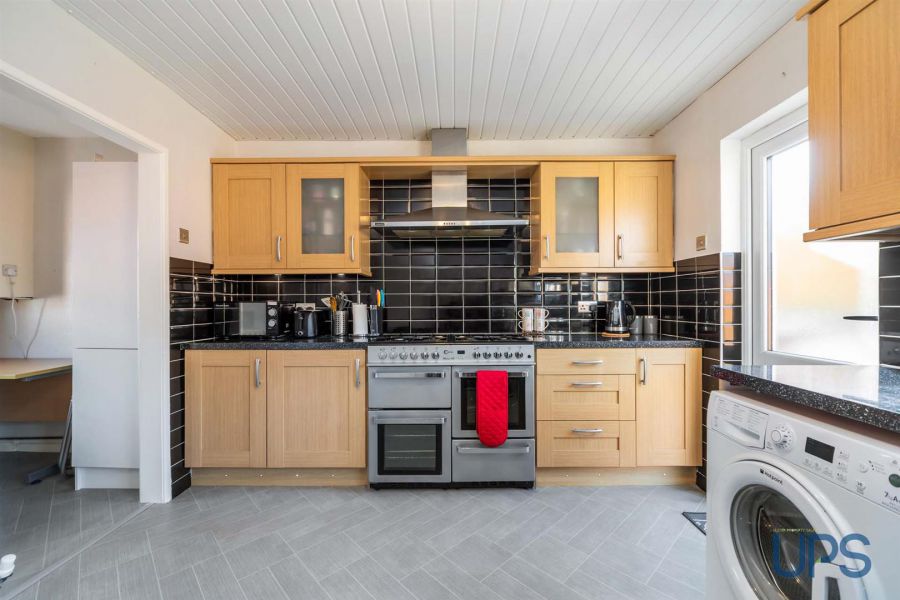 20 Andersonstown Grove