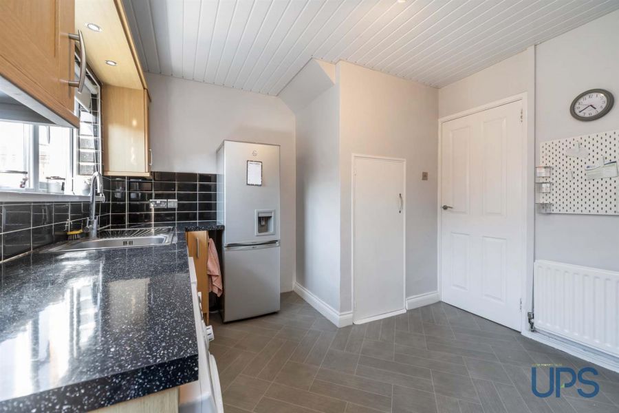 20 Andersonstown Grove