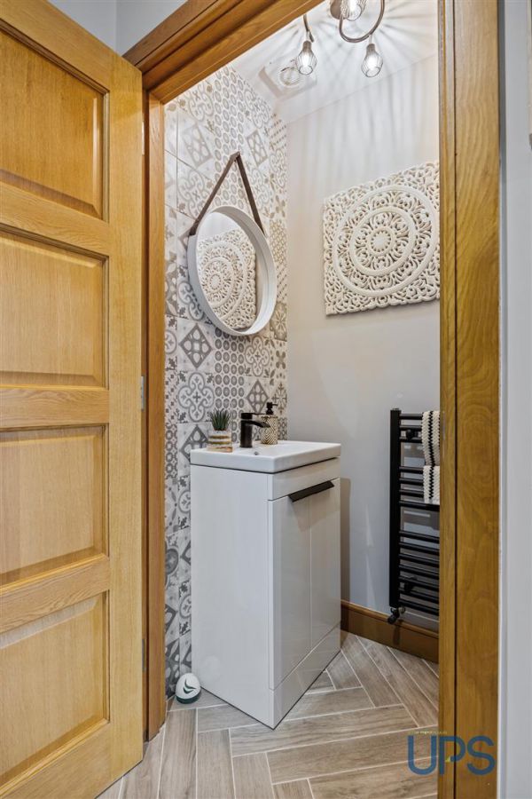 12 Mount Eagles Link