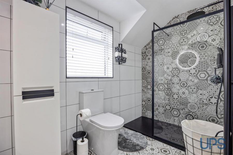 12 Mount Eagles Link