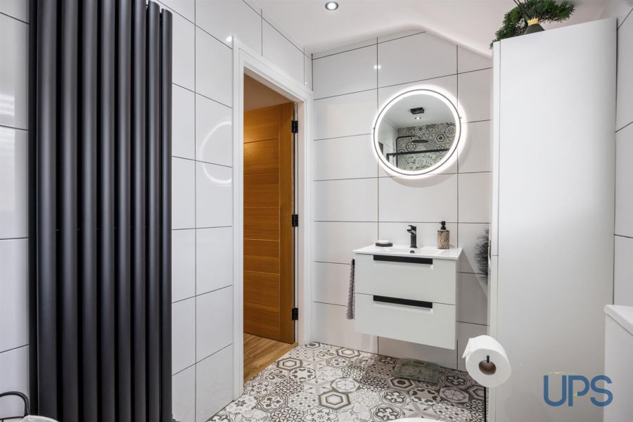 12 Mount Eagles Link