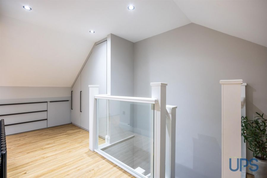 12 Mount Eagles Link