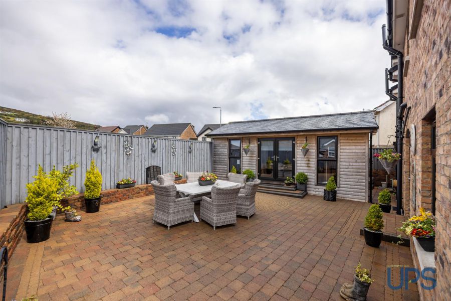 12 Mount Eagles Link