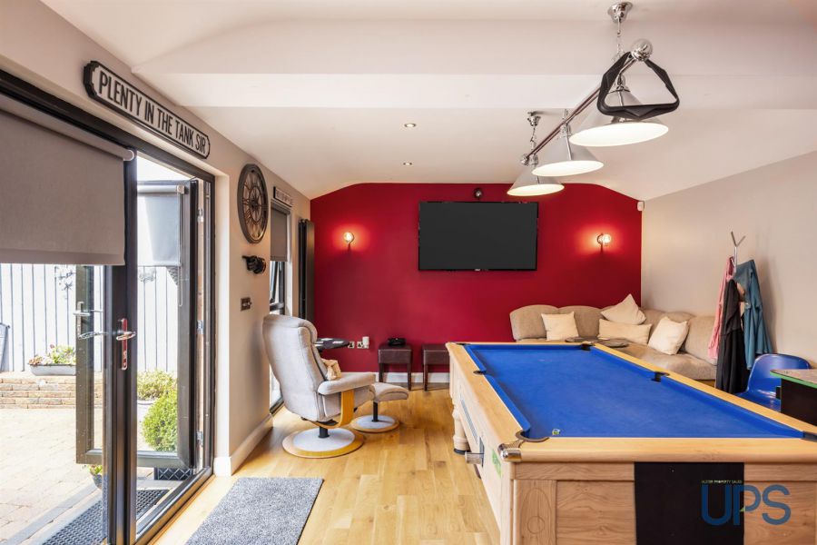 12 Mount Eagles Link