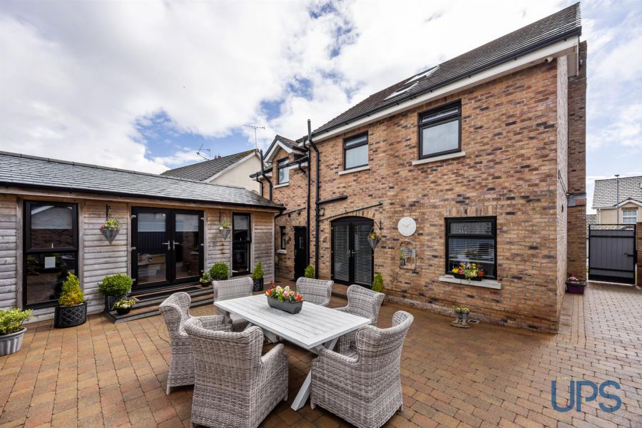 12 Mount Eagles Link