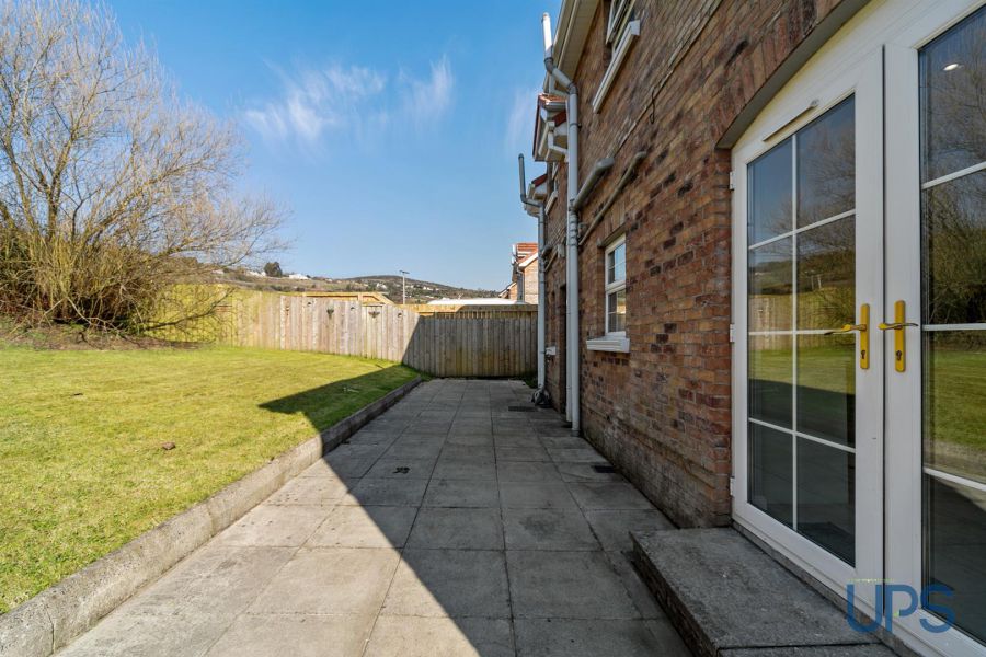 98 Mount Eagles Glen