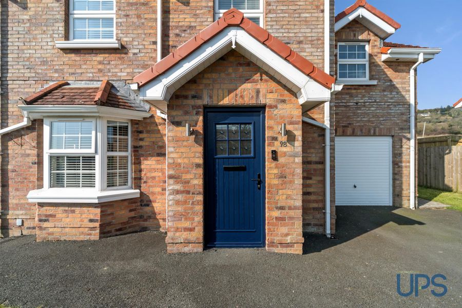 98 Mount Eagles Glen