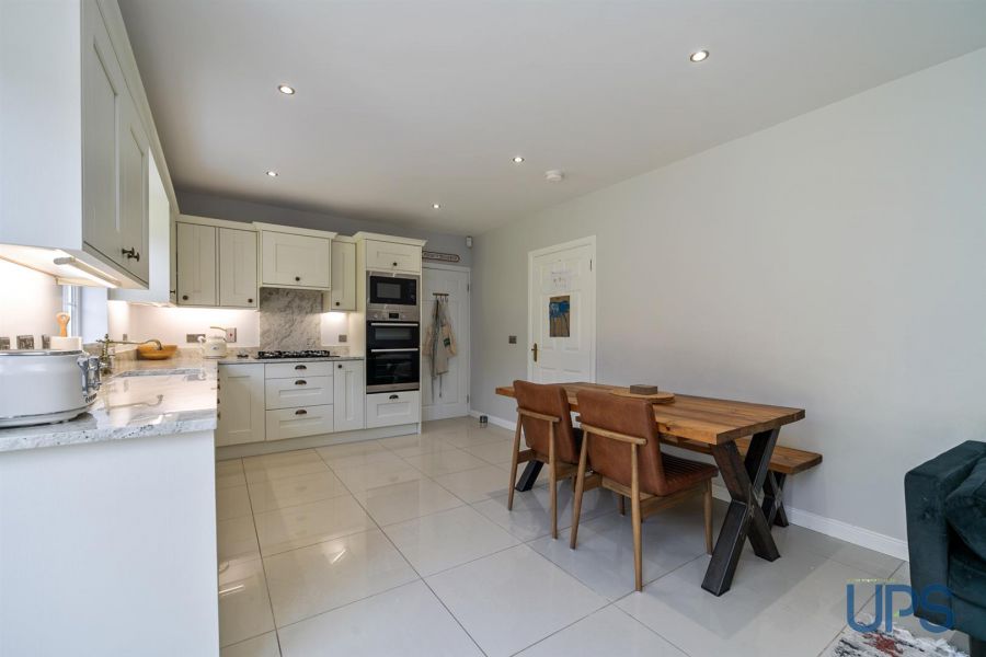 98 Mount Eagles Glen