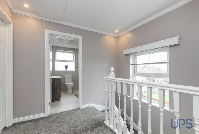 38 Mount Eagles Park