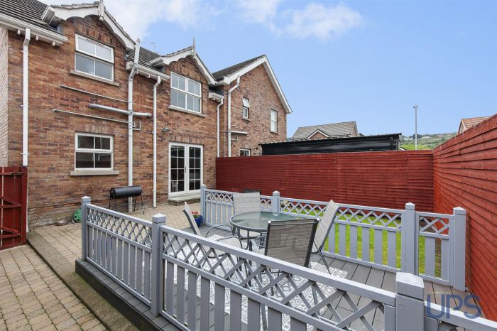 38 Mount Eagles Park
