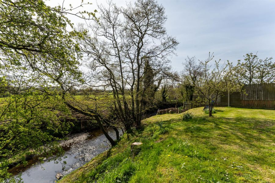 31 Nutts Corner Road