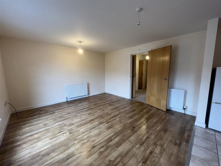 Apt 11 Maple Villa