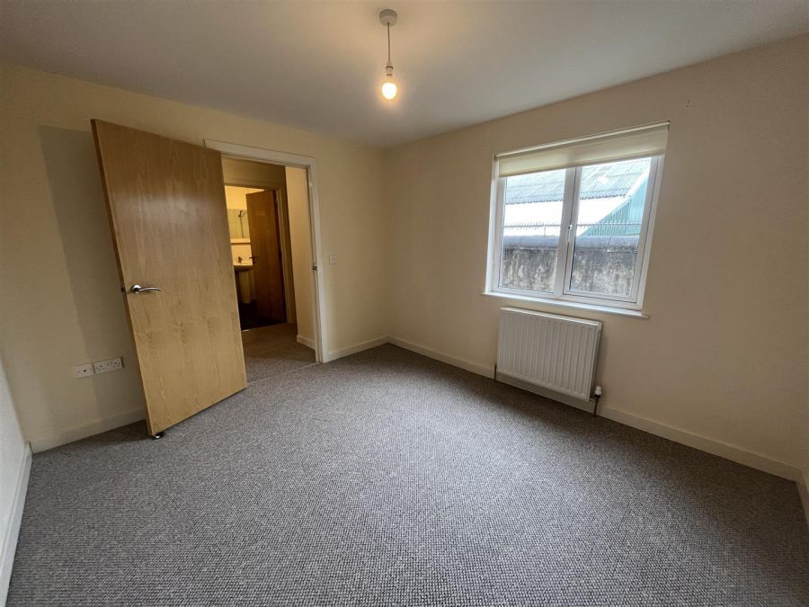 Apt 11 Maple Villa