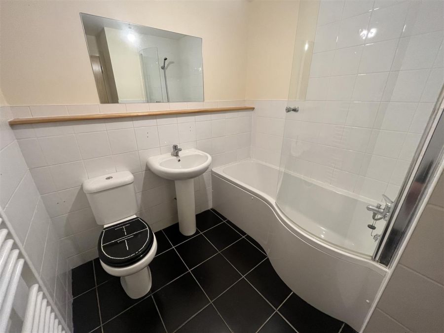 Apt 11 Maple Villa