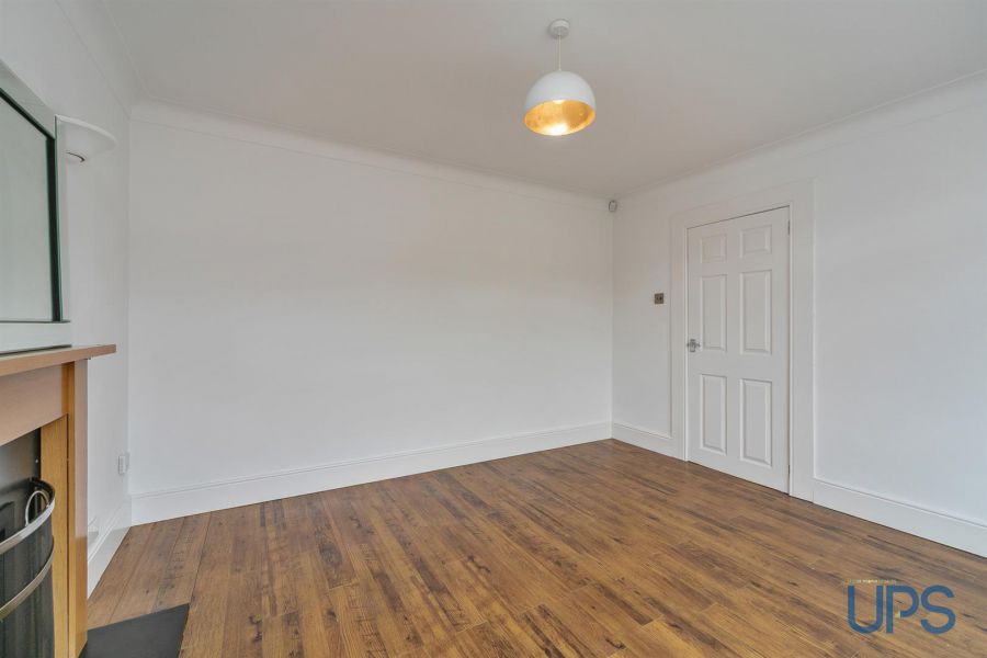 12 Coolnasilla Park South