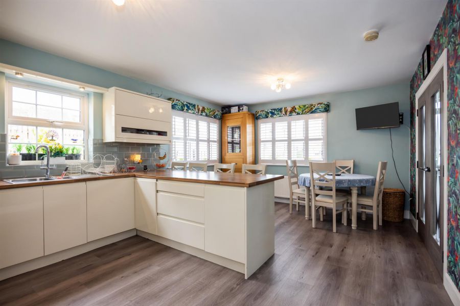 42 Mount Eagles Glen