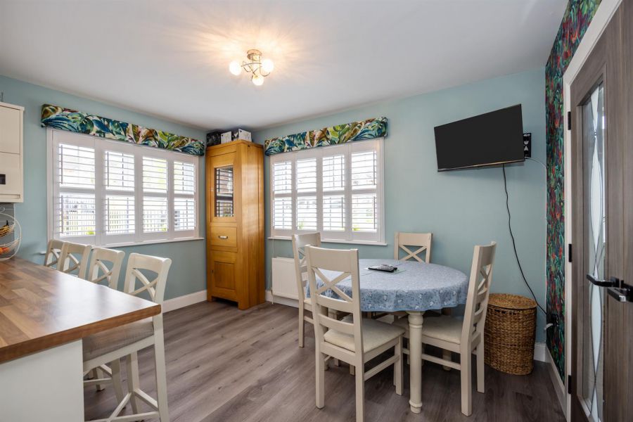 42 Mount Eagles Glen