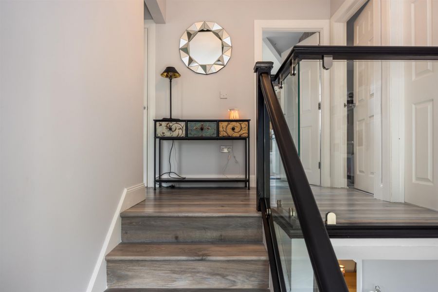 42 Mount Eagles Glen