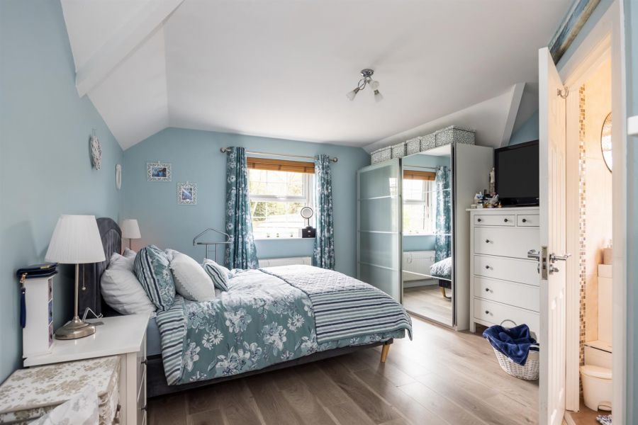 42 Mount Eagles Glen