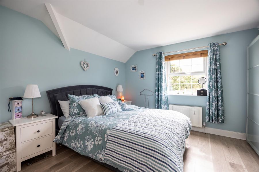 42 Mount Eagles Glen