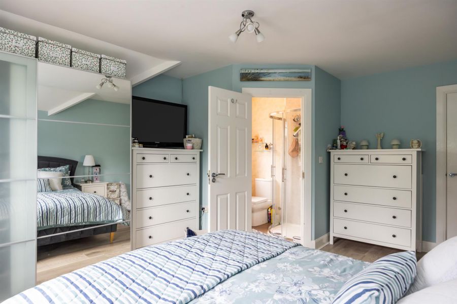 42 Mount Eagles Glen