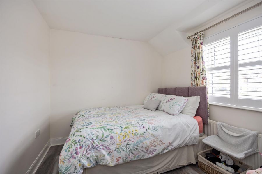 42 Mount Eagles Glen