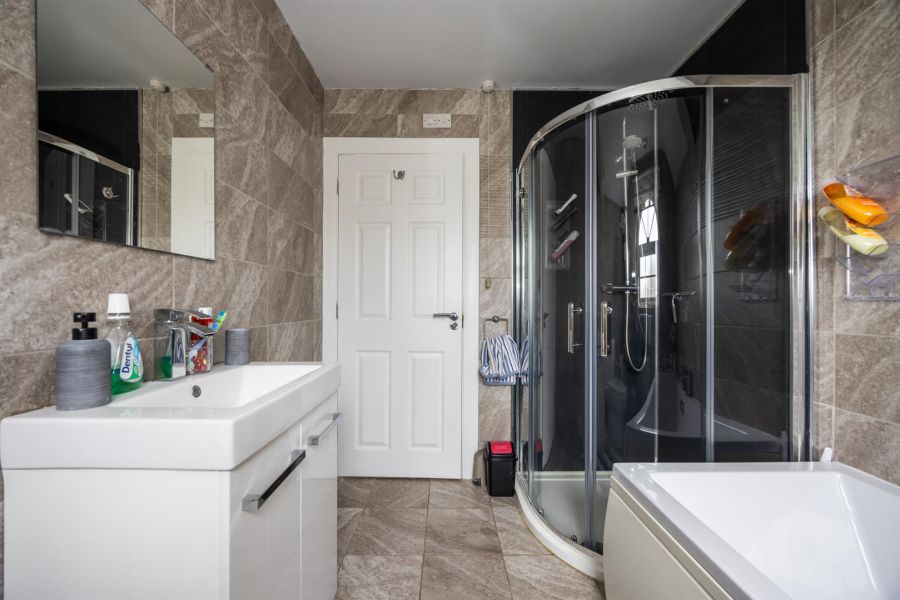 42 Mount Eagles Glen