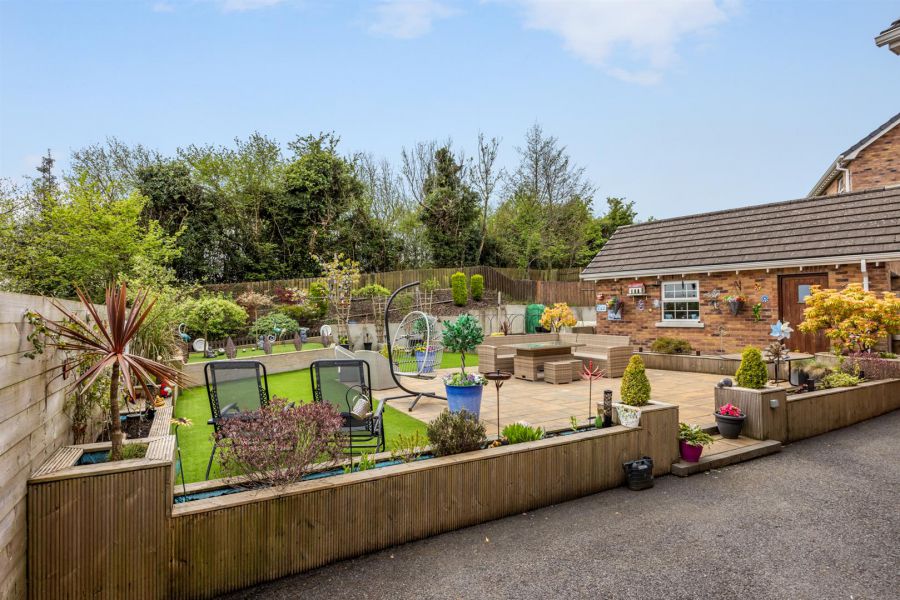 42 Mount Eagles Glen