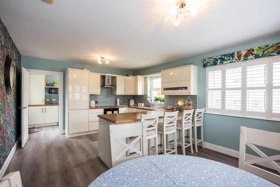 42 Mount Eagles Glen