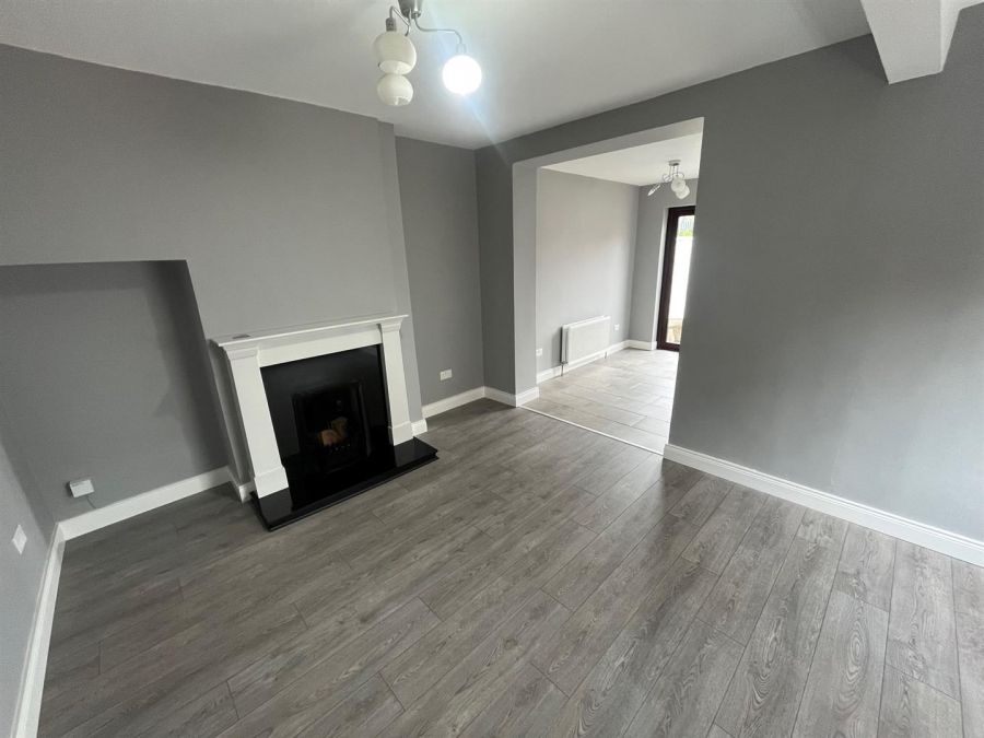 16 Andersonstown Park