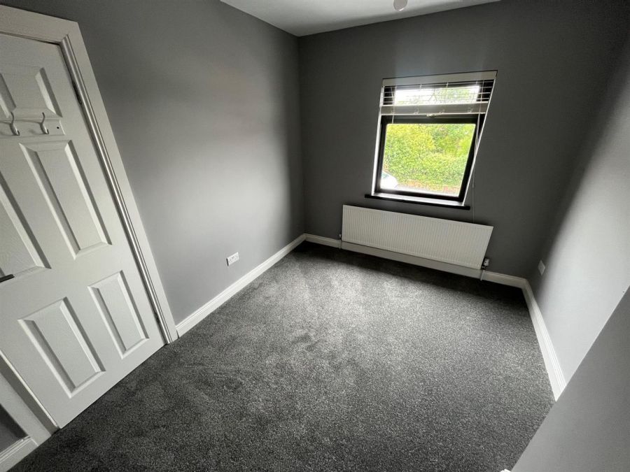 16 Andersonstown Park