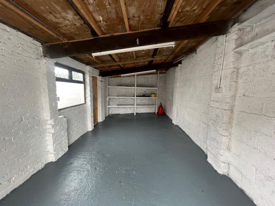 16 Andersonstown Park