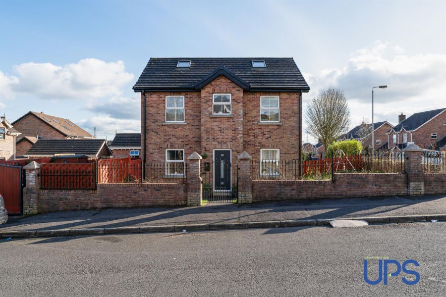 18 Mount Eagles Drive