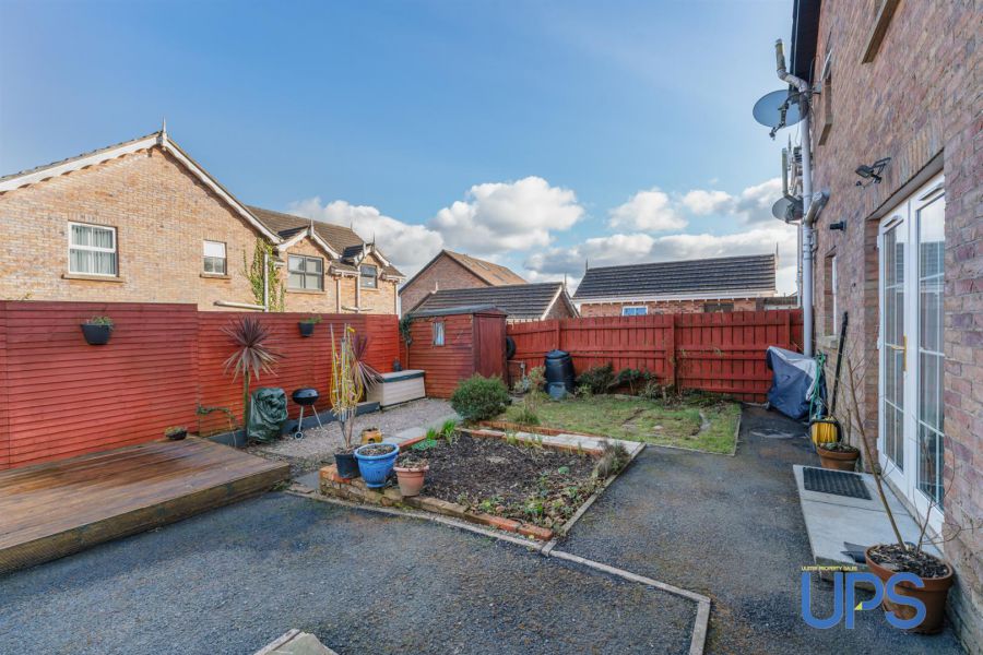 18 Mount Eagles Drive