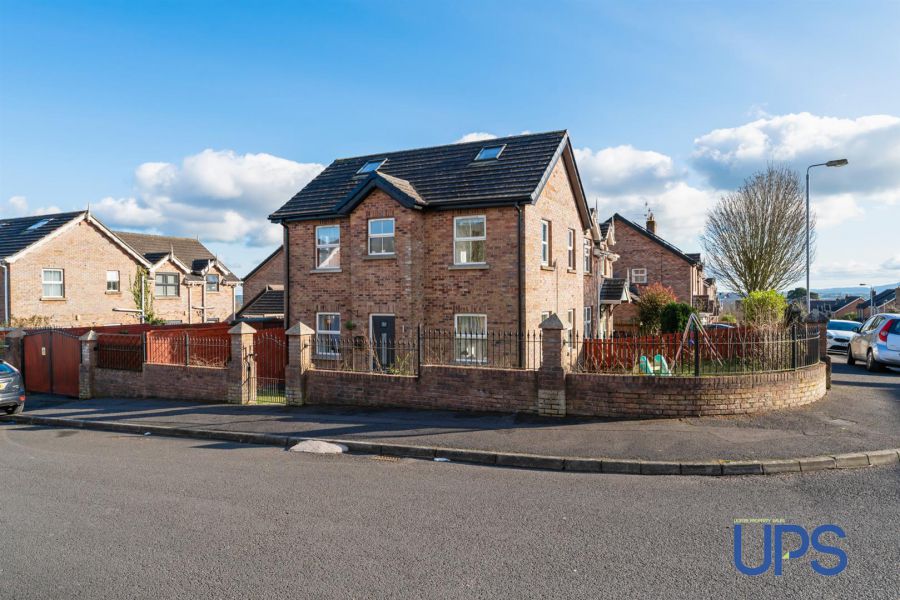 18 Mount Eagles Drive