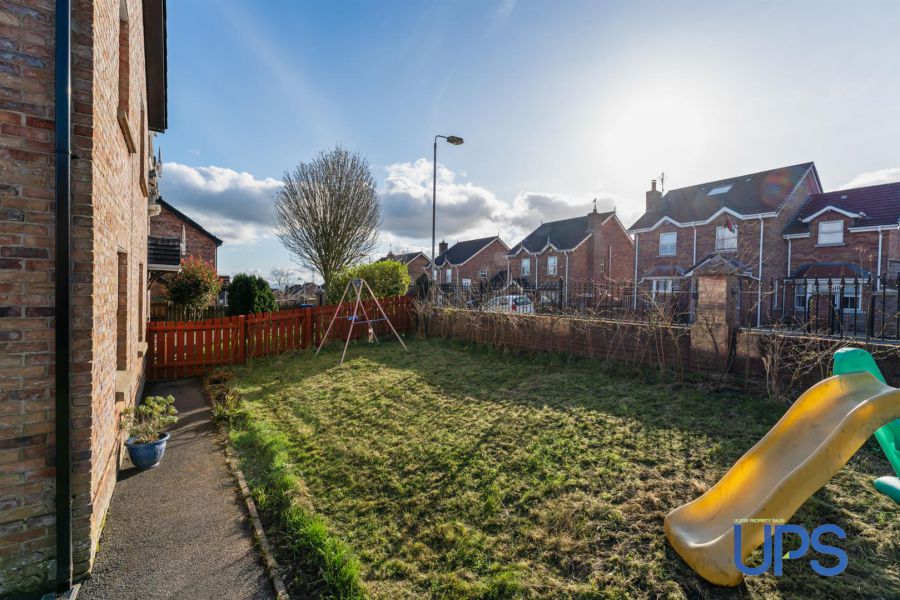 18 Mount Eagles Drive