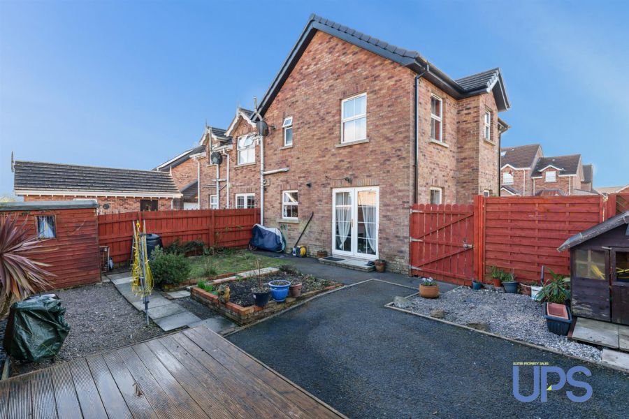 18 Mount Eagles Drive