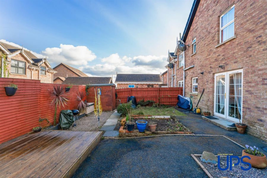 18 Mount Eagles Drive